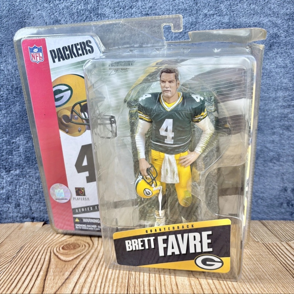 2005 McFarlane Toys Brett Favre Green Bay GB Packers NFL Series 12 RARE TOWEL